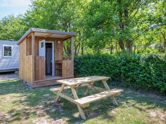 Stellplatz mit eigener Sanitäranlage