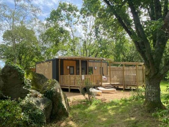 Lodge SERENITY +SPA PREMIUM 2 Schlafzimmer + Überdachte Terrasse + Geschirrspüler + TV (32m²/2024)