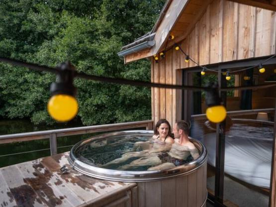 Reit- und Cocooning-Aufenthalt in einer Hütte mit nordischem Bad – Alle Niveaus von 6 bis 99 Jahren