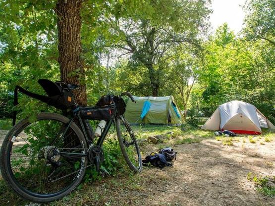 Stellplatz klein für Zelt (mit Strom)