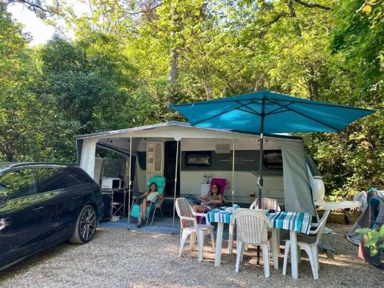 Komfort Stellplatz Large Zelt/Van/Wohnwagen/Wohnmobil (inklusive Stom)