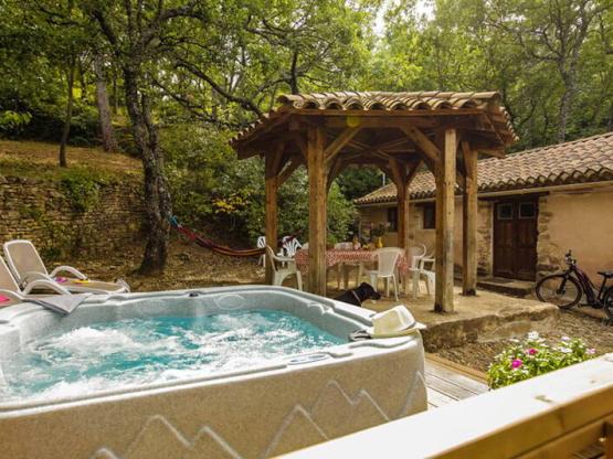 Gïte Roussillon 35 m² + privater Whirlpool + 12 m² überdachte Terrass