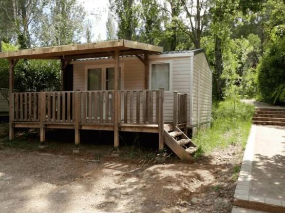 Mobilhome Confort 18m² mit Klimaanlage Halbüberdachte Terrasse