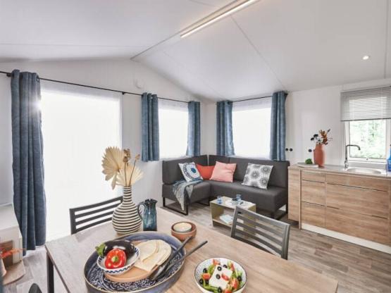 ¡¡!! ¡Nuevo para 2024! Lujo 2 habitaciones Mobile Home 4 personas y 1 bebé (modelo Lugano)