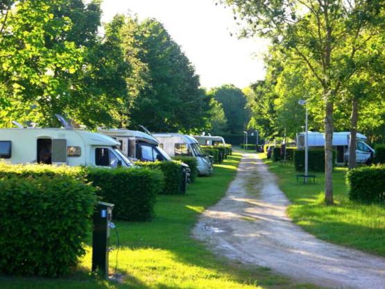 Stellplatz Nature - 2 Personen, 1 Fahrzeug, ohne Strom