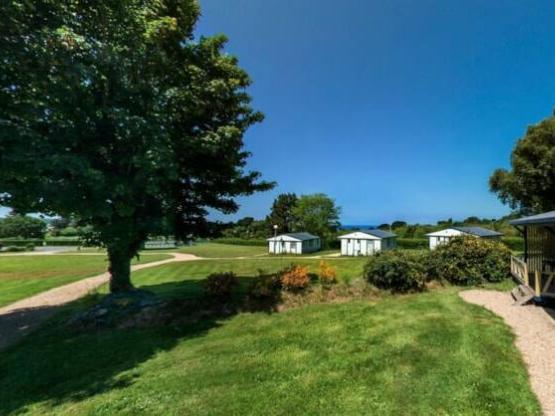 Pauschale : Stellplatz 1 bis 2 Personen + 1 Auto + Strom