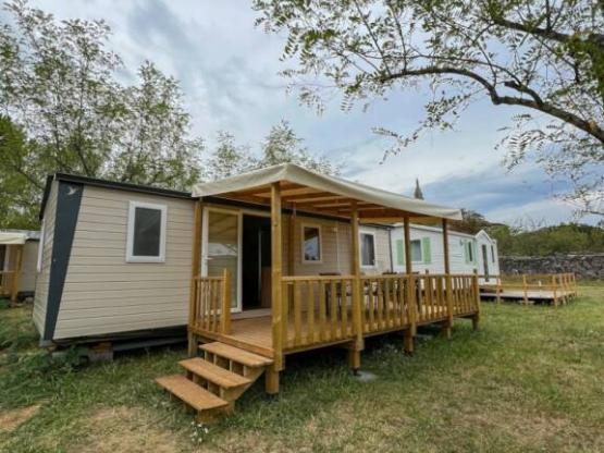 NEU Mobilheim - 3 Schlafzimmer mit Klimaanlage Nesasio