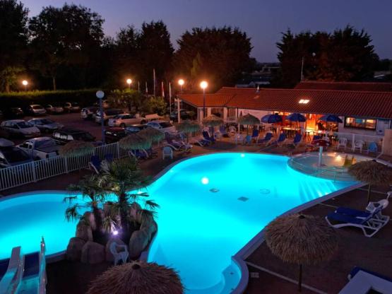 Mobilheim Confort - überdachte Terrasse