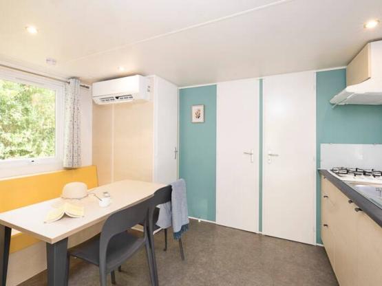 Stacaravan Tribu Premium 48m² (4 slaapkamers) - 2 badkamers + TV + airconditioning + terras