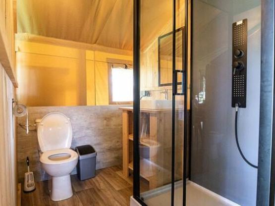 Safarizelt Woody 25 Luxury inklusive Sanitäranlagen und Küche 4pers