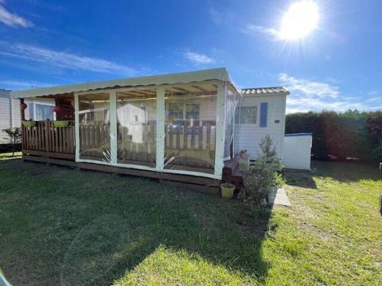 Stacaravan Confort Tribu Pro - 35m² - Klimaanlage - 3 slaapkamers - overdekt terras -