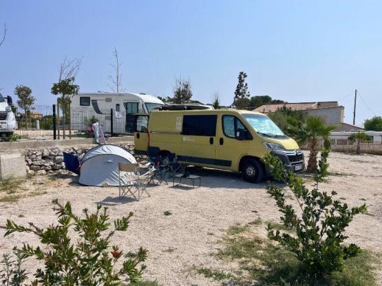 Grand Komfort XL Stellplatz für Zelt/Van/Wohnwagen/Wohnmobil