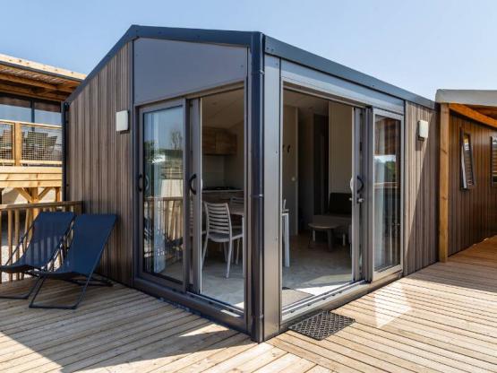 Mobilheim PREMIUM Large Hanglage 6 Personen (33 m² Terrasse)