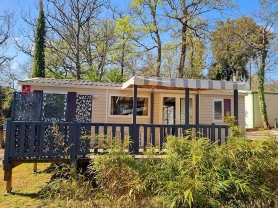 Mobilheim Confort 24-34m² - 3 Schlafzimmer - überdachte Terrasse + TV