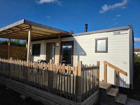 Grand Confort 2 Schlafzimmer- 30m2+ überdachte Terrasse  (ankunft am Freitag Juli/August)