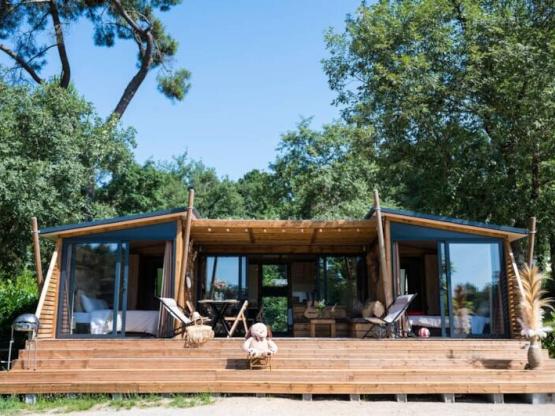 Premium-Chalet, 2 Schlafzimmer, 2 Badezimmer mit Blick auf den Teich