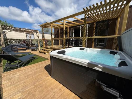 Mobilheim Luxe SPA Klimaanlage - 2 Schlafzimmer - 2 Badezimmer - 2 WC (jahr 2025)