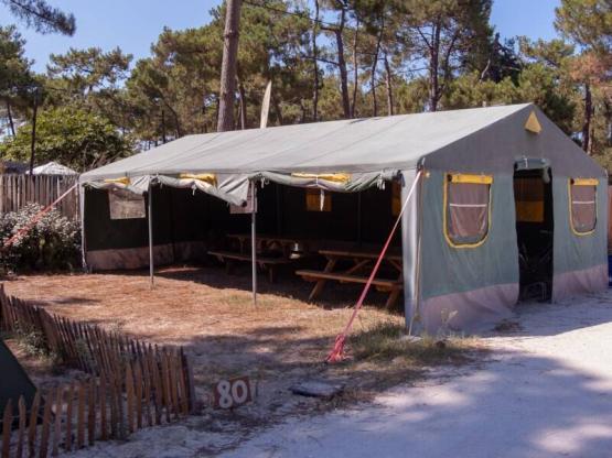 Shared pitch 2 bikes/pedestrian + tent (No vehicle)