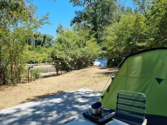 ORANGE - XL 150 m²  In Flussnähe "ZELT"+ Auto + Strom 6A