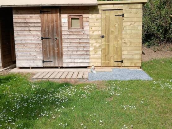 Premium PLUS Paket: 1 Auto + 1 Zelt, Wohnwagen oder Wohnmobil mit Sanitäreinrichtung+ Kitchenette