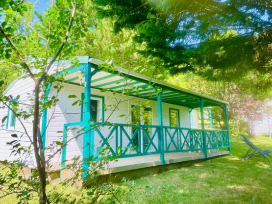 Chalet Douglas Premium, 32 m², klimatisiert – 2 Schlafzimmer + überdachte Terrasse, 15 m²