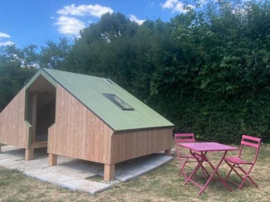 Fernweh Hut - shared toilets