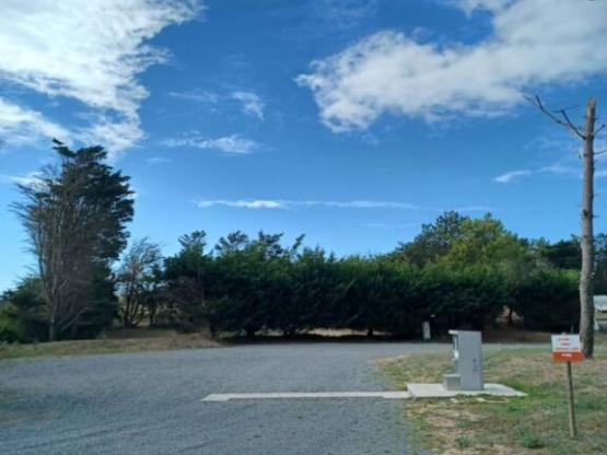 Emplacement 48m2 avec borne électrique