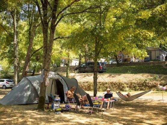 Stellplatz (untere Terrasse) ab 80 bis 125 m2, + Auto