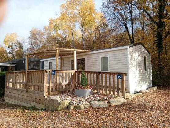 Standaard stacaravan 32m² voor personen met beperkte mobiliteit - 2 slaapkamers + terras 12m² -