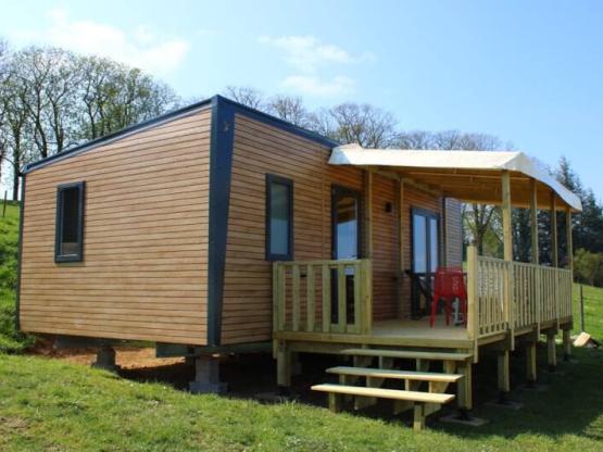 Mobil-home PREMIUM (33m²) , 2 chambres, clim, TV, Lave-vaisselle, terrasse, lit Queen Size