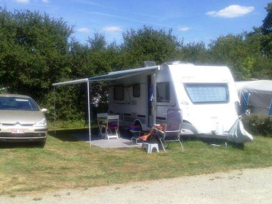 Basisprijs B (1 tent, caravan of camper / 1 auto / elektriciteit 6A)