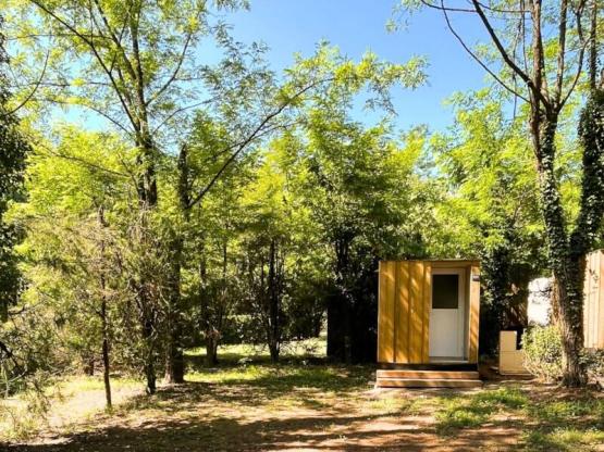 Emplacement avec sanitaire - Hors saison