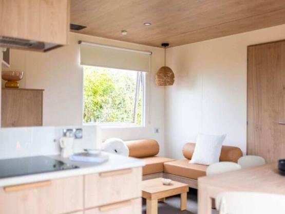 Luxus-Mobilheim mit Whirlpool – 4 Schlafzimmer und 3 Badezimmer