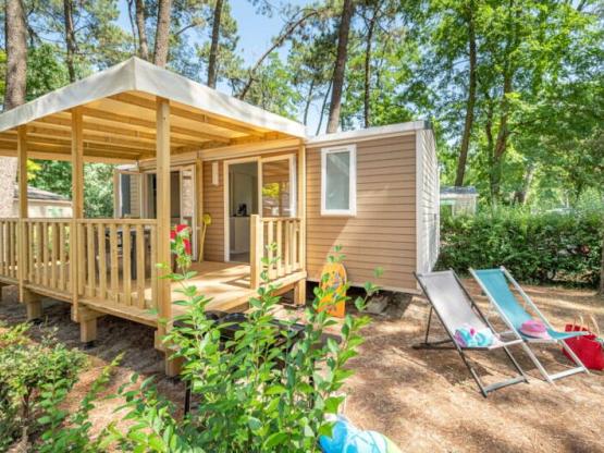 Mobilheim „Confort Clim“ mit 3 Schlafzimmern | CONFORT CLIM – 30 m² – Klimaanlage – TV – Plancha – überdachte Terrasse
