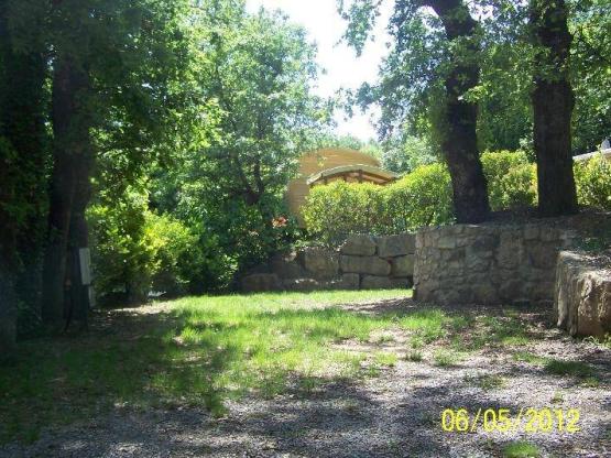 Stellplatz (80m²)+ 1 Auto + Strom (10a)