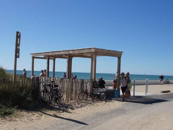 MALAGA Mobilheim 2 Zimmer  - überdachte Terrasse