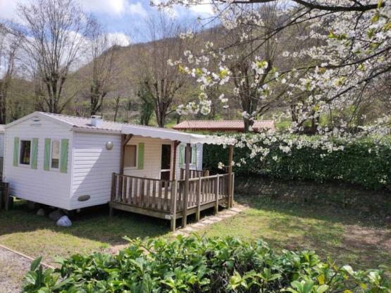 Mobilheim 4/6 Confort 27m ² Halbüberdachte Terrasse 15 m²