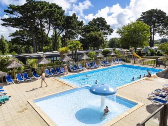 Mobilheim Standard 32m² (3 Schlafzimmer) + Terrasse + TV