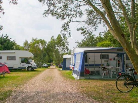 Stellplatz : Zelt oder caravane oder camper-van (6 people max)