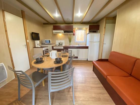 Hütte CONFORT 48m² (3 Zimmer) + überdachte Terrasse + TV