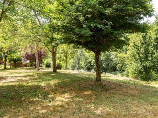 Stellplatz Privilege am Flussufer, Stromanschluss inklusive