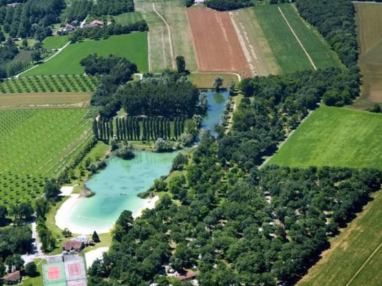 Zimmer Confort, Bad, WC mit TV