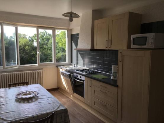 T4 (3 Zimmer, Küche, Wohnzimmer, Balkon)