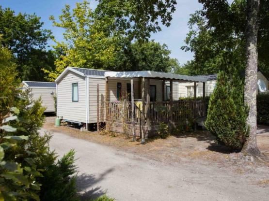 Mobilheim CONFORT 28m² - 2 Zimmer + überdachte Terrasse + TV