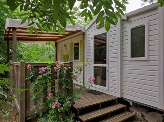 Mobilheim 4 Confort 23m ² Halbüberdachte Terrasse 12 m²