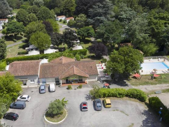 Stellplatz + Auto + Zelt oder Wohnwagen + Strom 10A