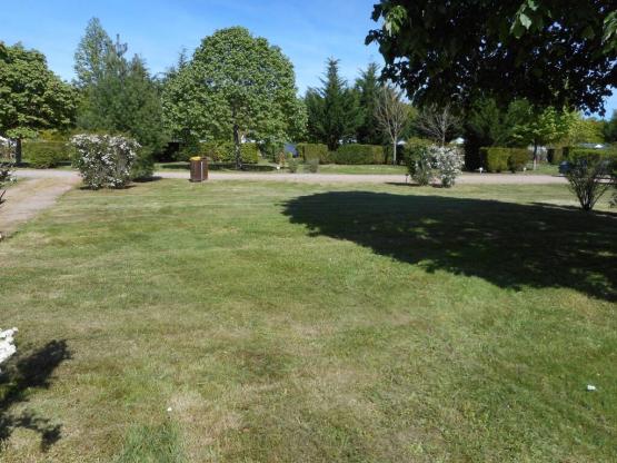 Platz Grand Confort - Strom 16A - Wasseranschluss - Abwasser - Z4