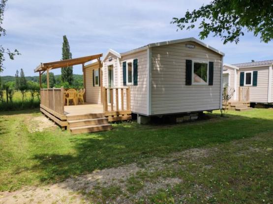 Mobilheim halbüberdachte Terrasse