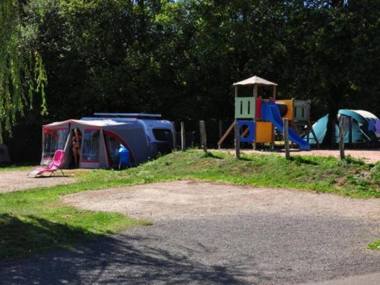 Pakket standplaats Confort  > 120 m² met elektriciteit + auto