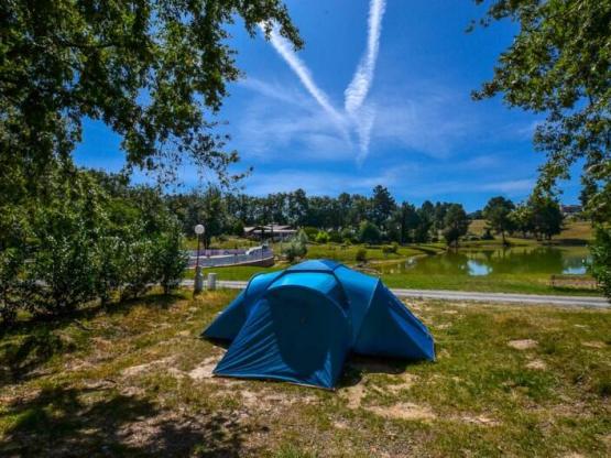 Stellplatz + Zelt oder Wohnwage